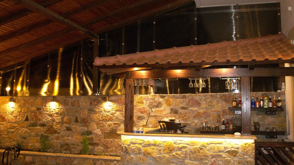 Hotel Ilia Mare bar.jpg