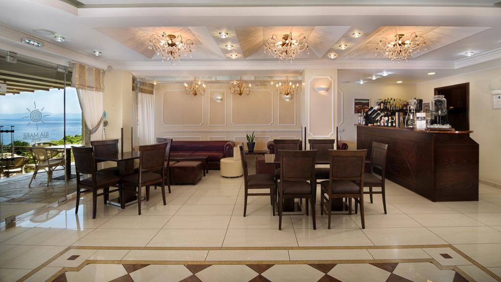 Hotel Ilia Mare lobby 1.jpg