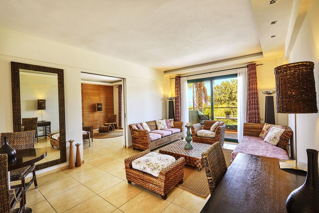 Hotel Ilio Mare honeymoon suites 1.jpg