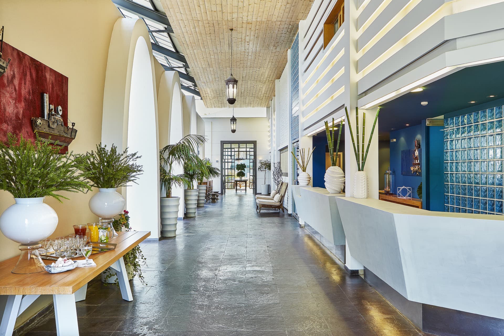 Hotel Ilio Mare lobby 1.jpg