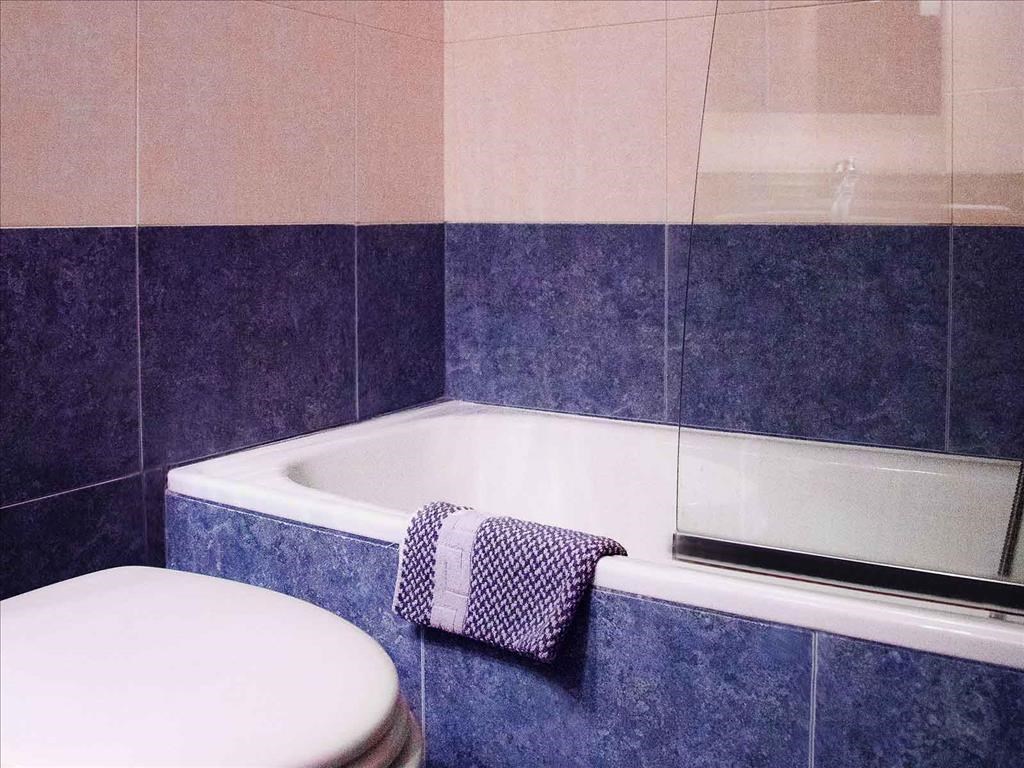 Hotel Imperial bathroom.jpeg