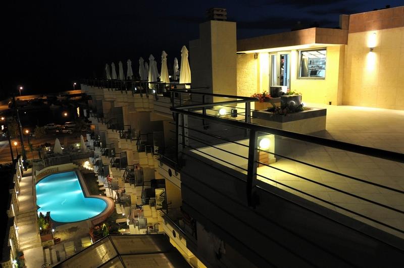 Hotel Imperial pool 2.jpg