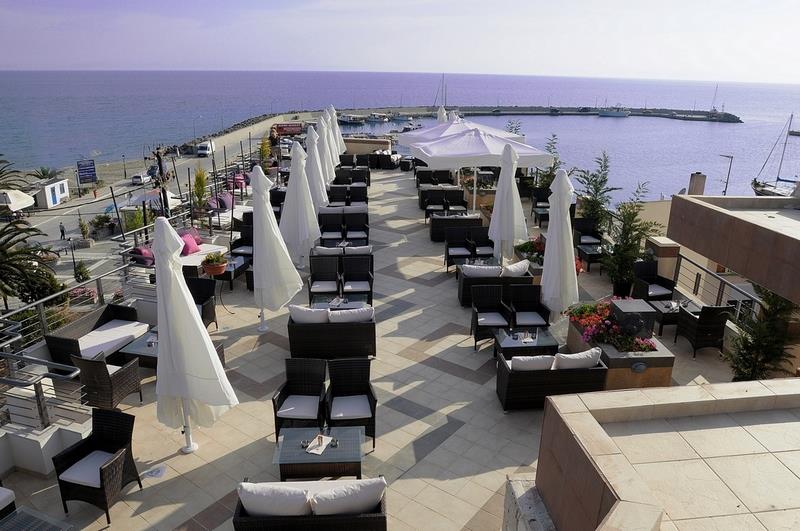 Hotel Imperial roof garden.jpg