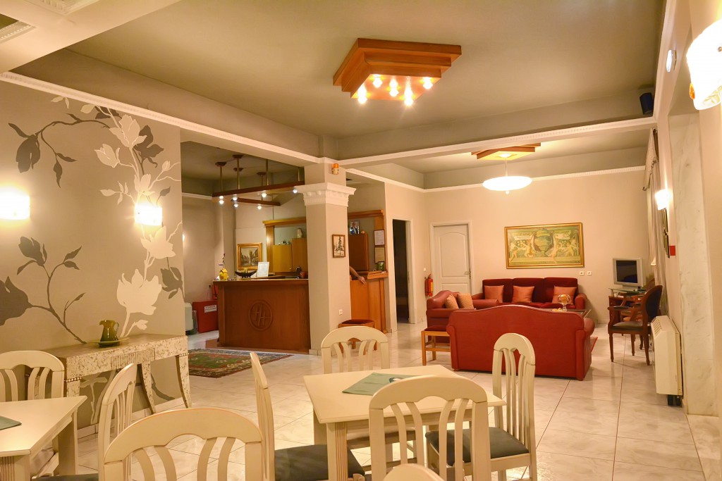 Hotel Ioni lobby 1.jpg