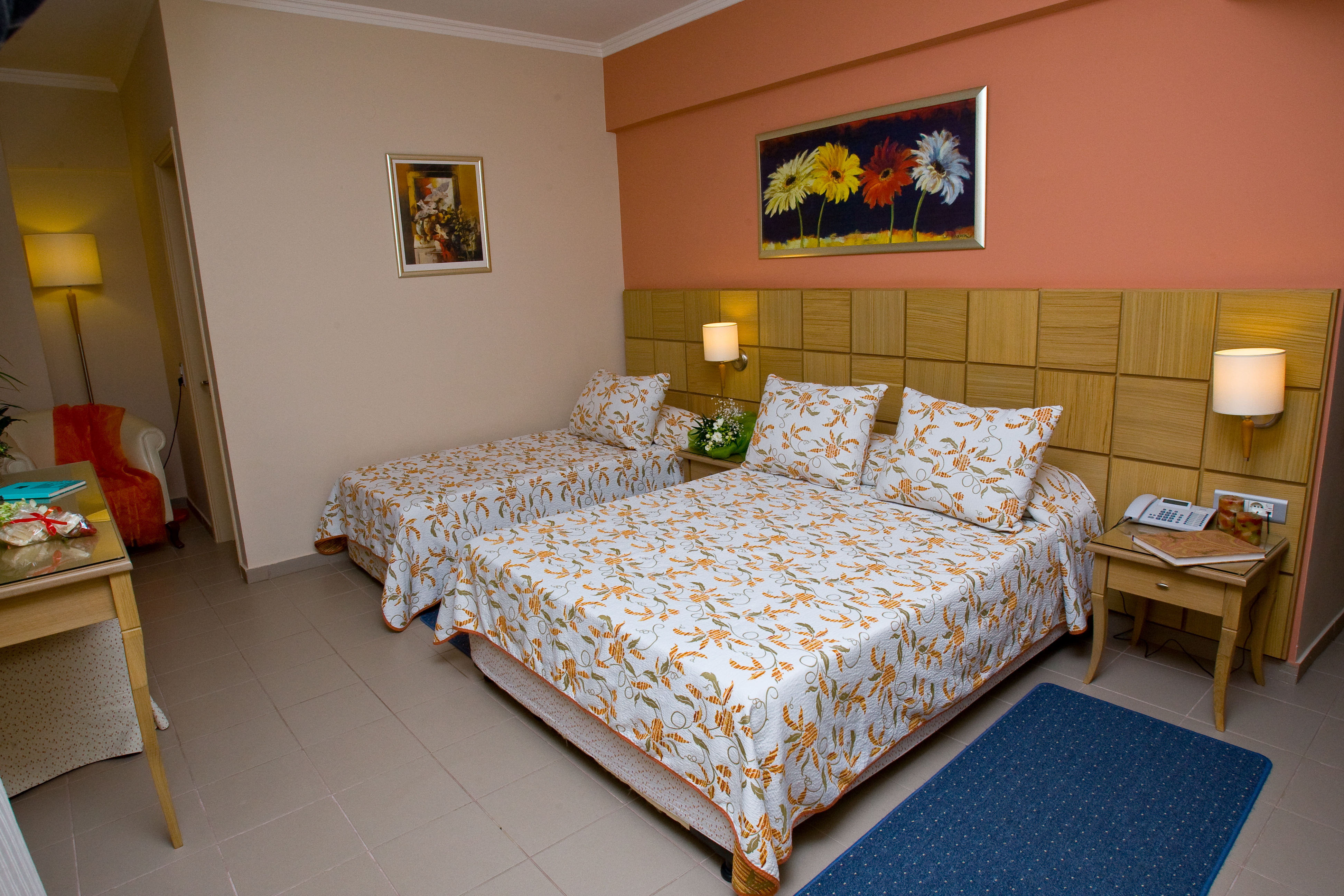 Hotel Ionian Plaza triple room.jpg