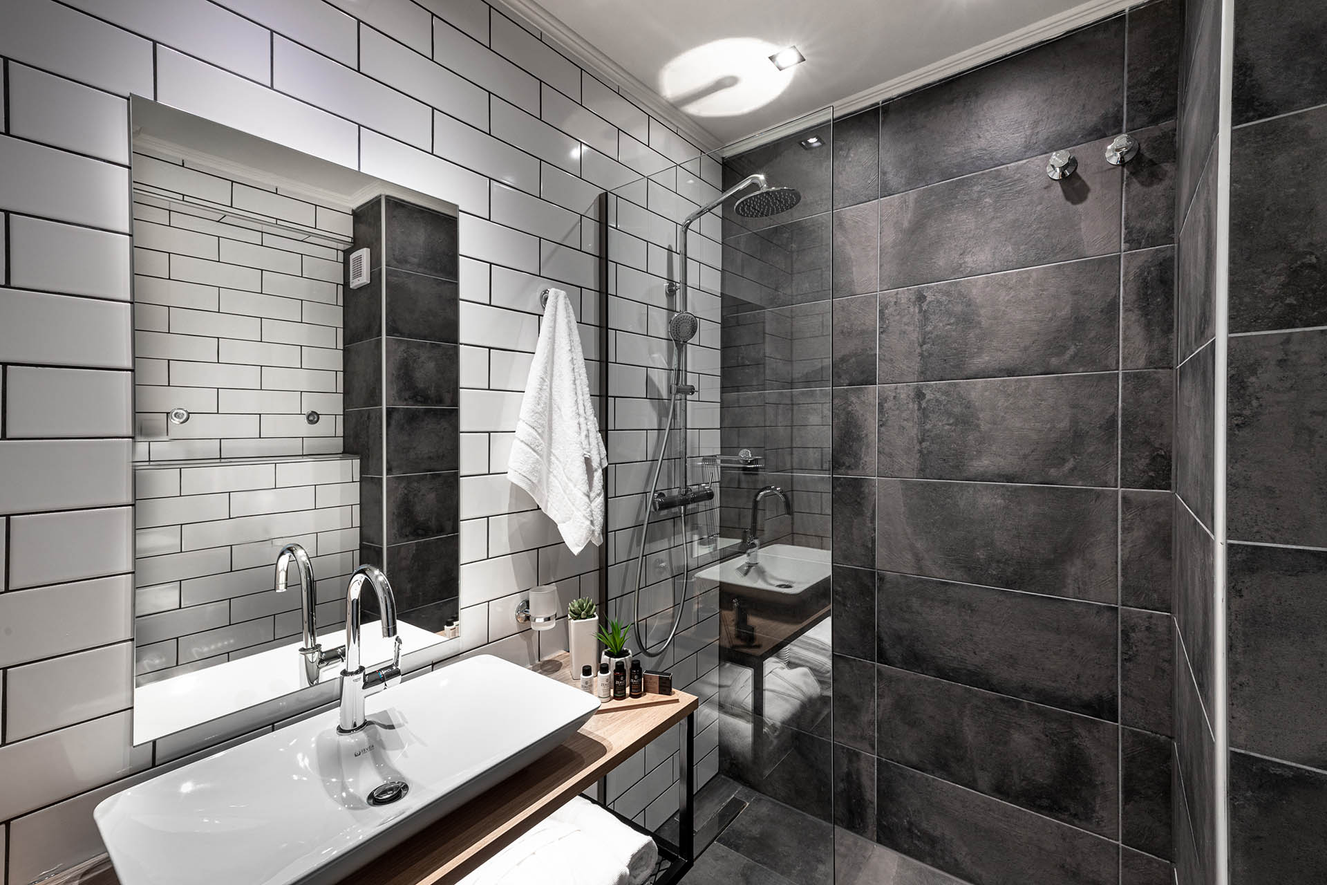 Hotel 31 Doors bathroom.jpg