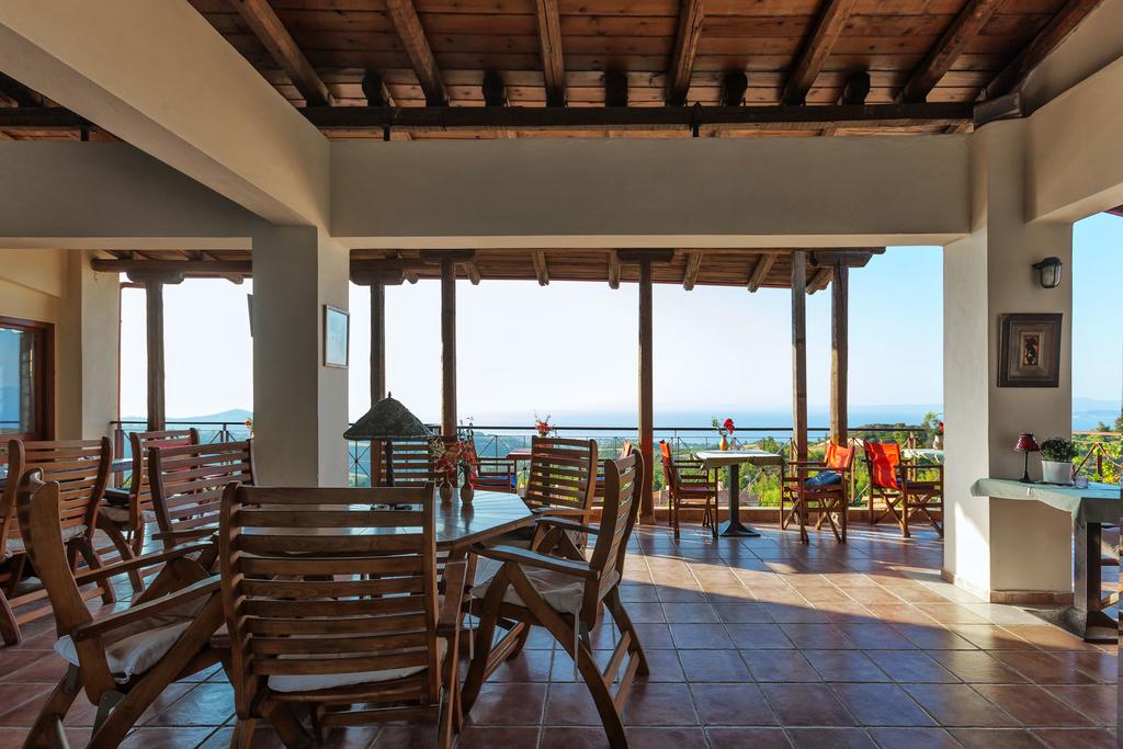 Hotel Akritas Ef Zin Villas _ Suites restourant.jpg