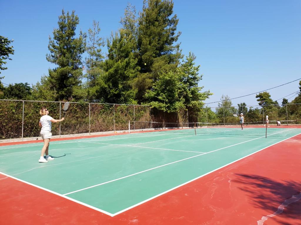 Hotel Akritas Ef Zin Villas _ Suites tennis court.jpg