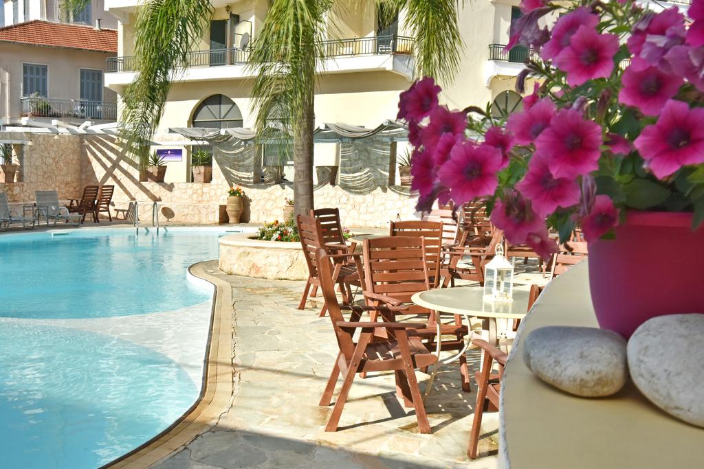 Hotel Ionion Star pool bar.jpg
