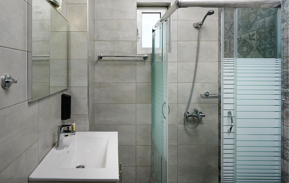 Irene studios bathroom.jpg