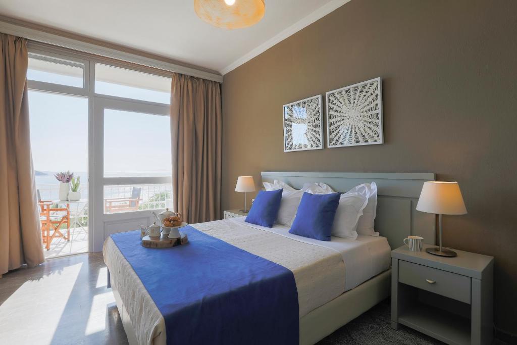 Irida Aeagean view hotel family soba (1).jpg
