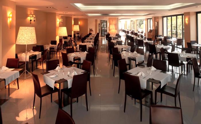 Istion Club Hotel Restaurat Indoor.jpg