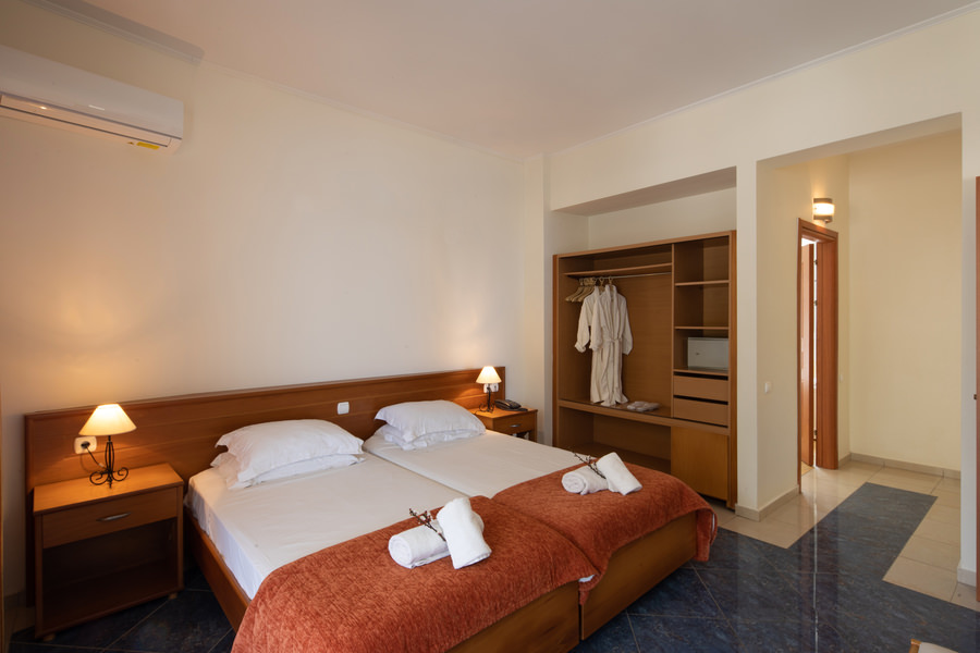 Hotel Ithea Suites superior seaview suites 2.jpg