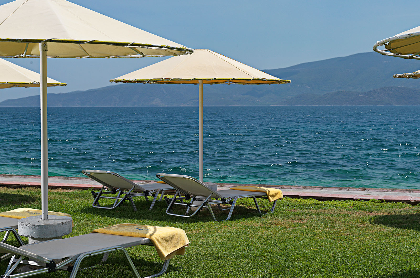 Hotel Kalamaki Beach Resort beach.jpg