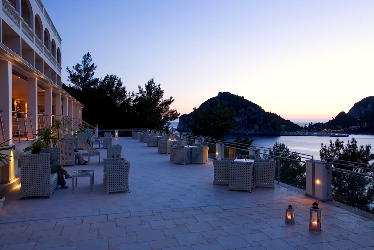 Hotel Akrotiri beach bar.jpg