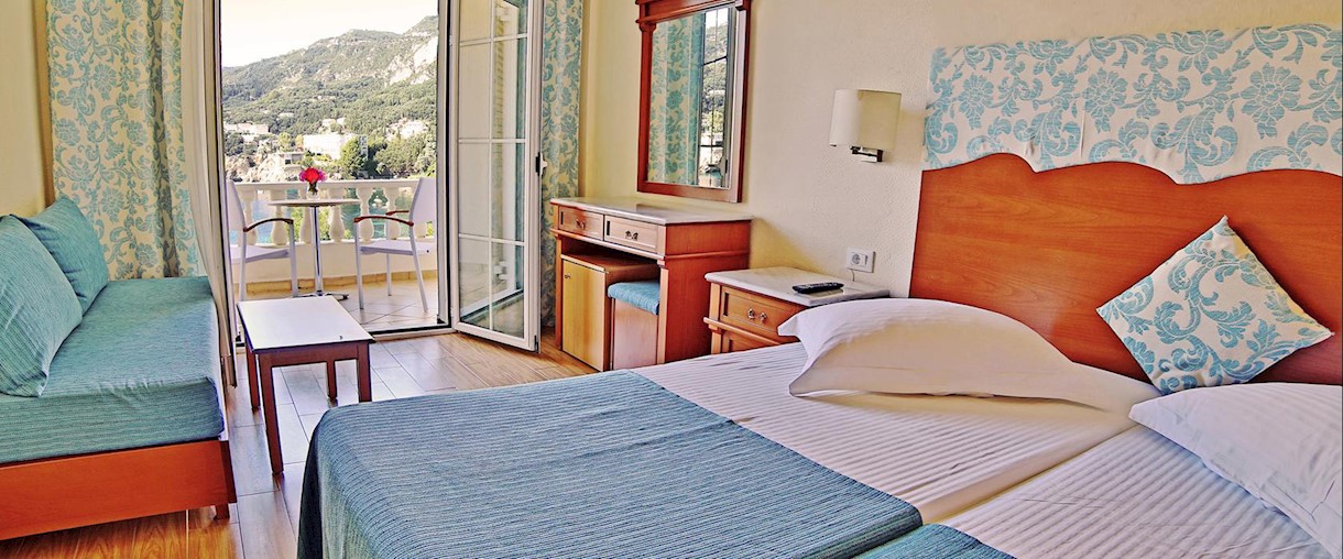 Hotel Akrotiri beach superior room 2.jpg