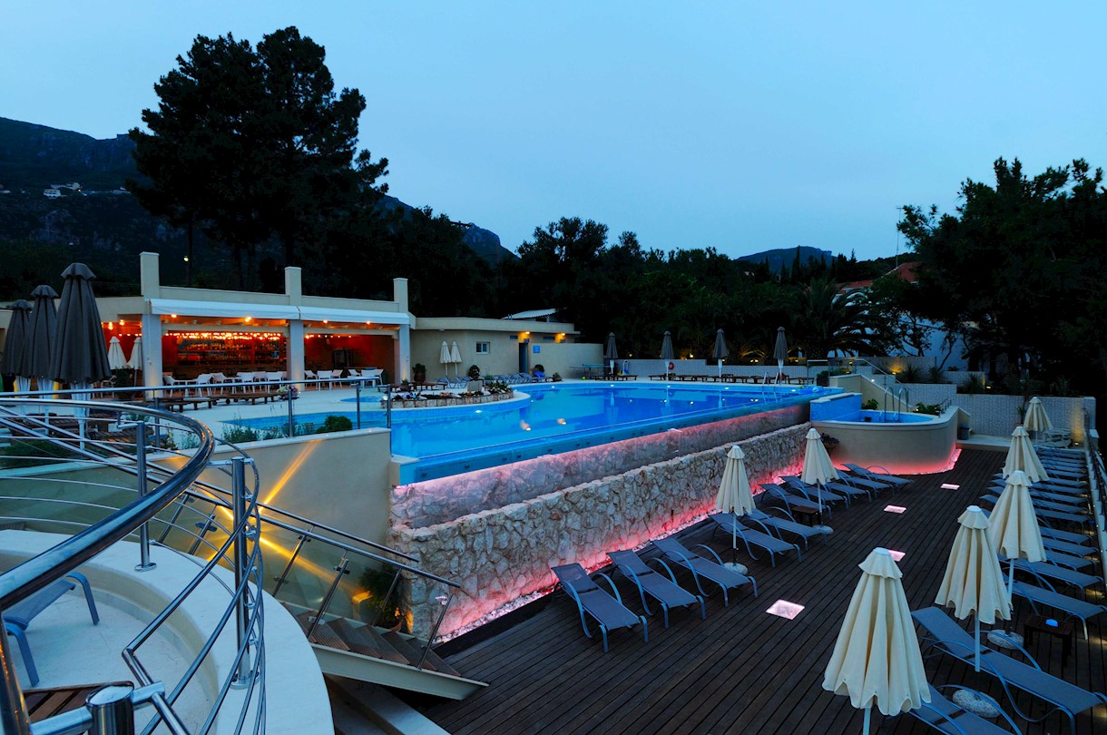 Hotel Akrotiri beach swimming pool 1.jpg