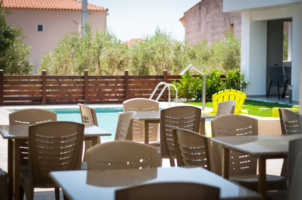 Hotel Kaly Bay restaurants.jpg