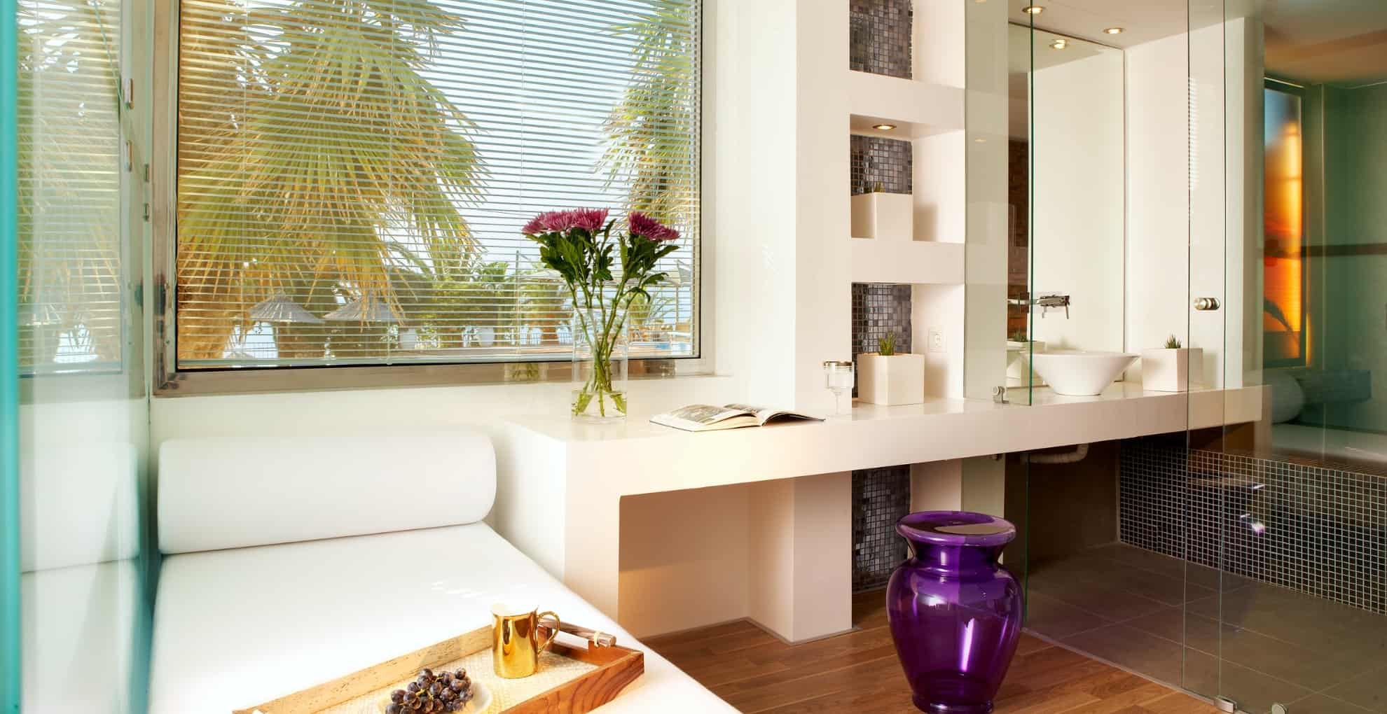 Hotel Kamari  Beach junior suites 2.jpg