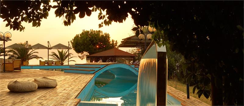 Hotel Kamari  Beach pool 2.jpg