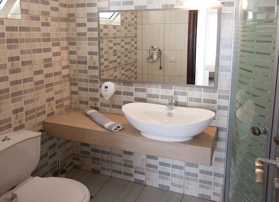 Kanali Beach Hotel Bathroom.jpg