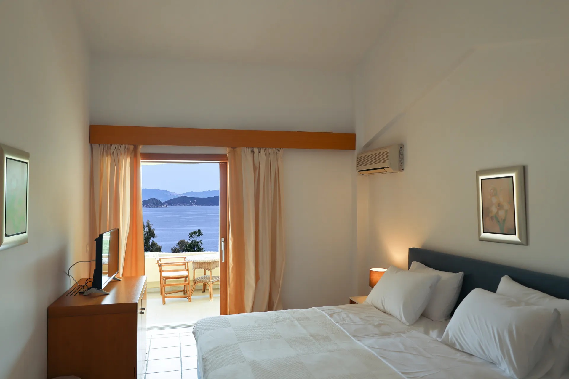 Kanapitsa Mare Hotel-Standardna soba.jpg