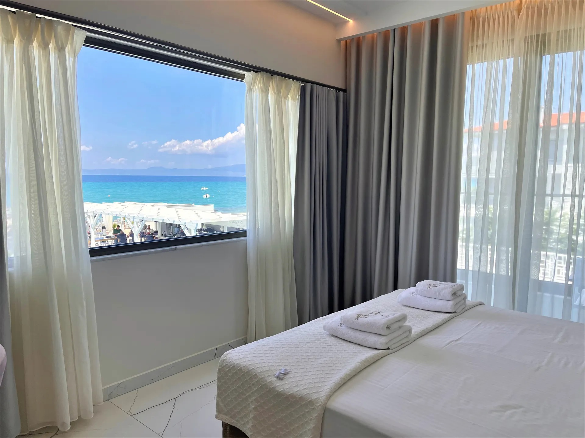 Laguna Resort Chalkidiki-Junior suite frontalni pogled more.jpg
