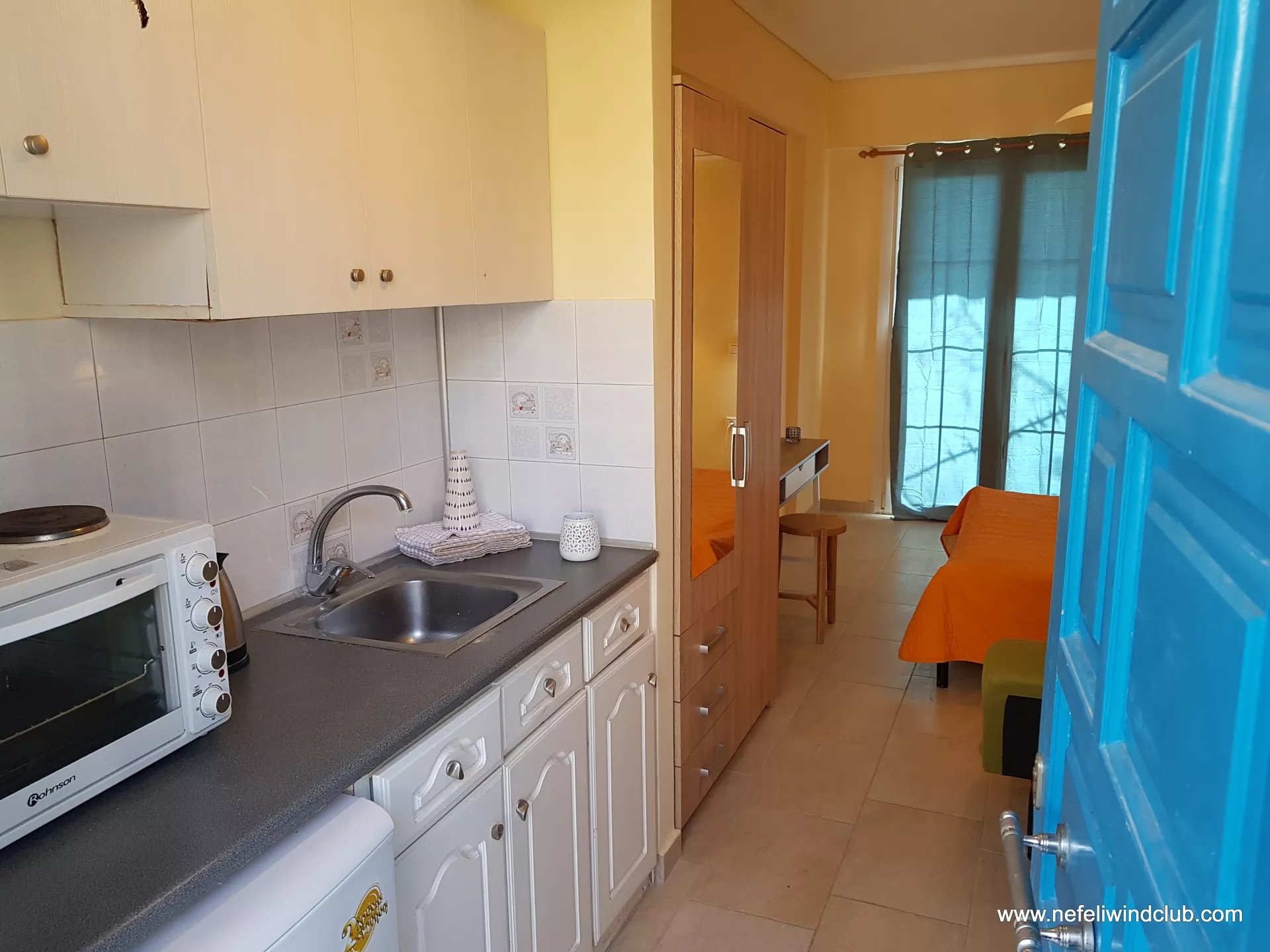 Wind Club Lefkada-Studio pogled planina.jpg