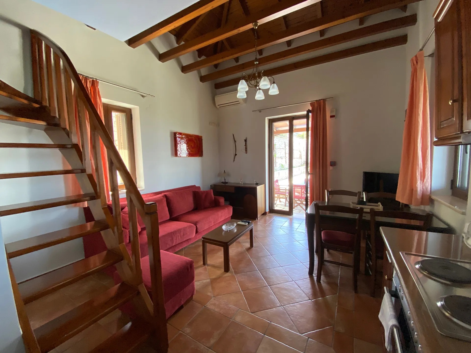 Lefkada VIllas-Standard vila Sparti unutrasnkost.jpg
