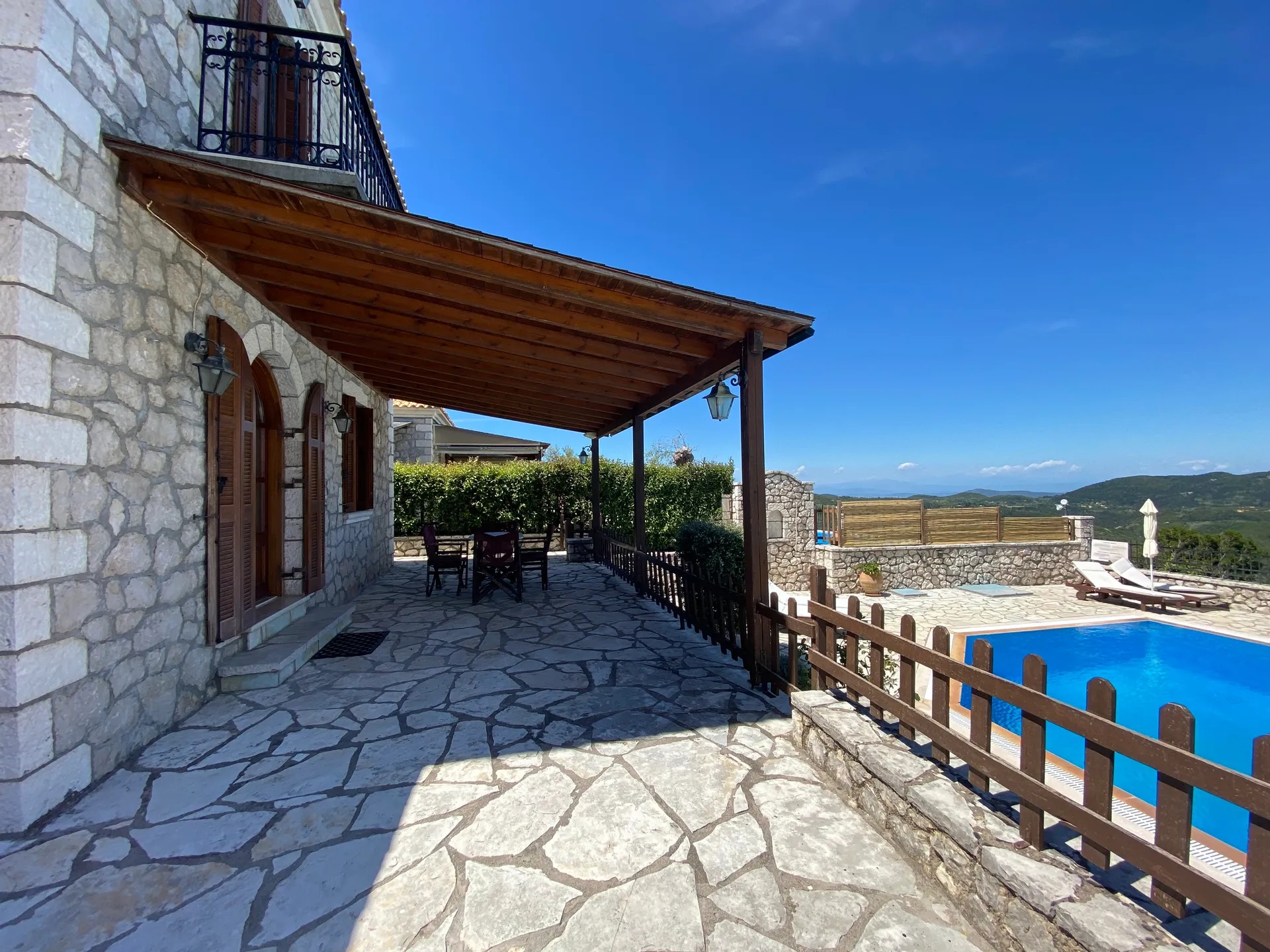Lefkada Villas-Executive vila Madouri terasa.jpg