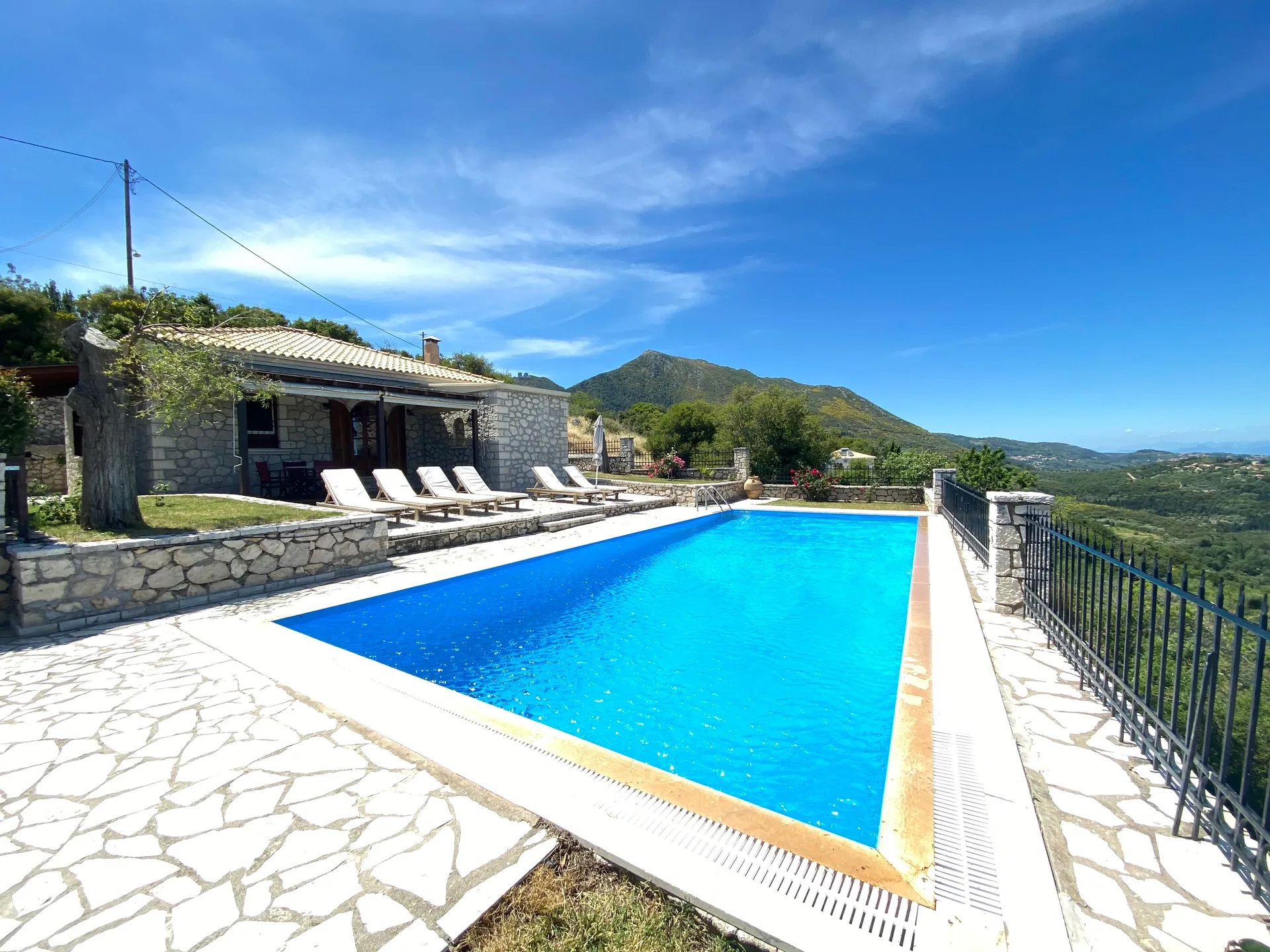 Lefkada Villas-Executive vila Scorpidi bazen.jpg