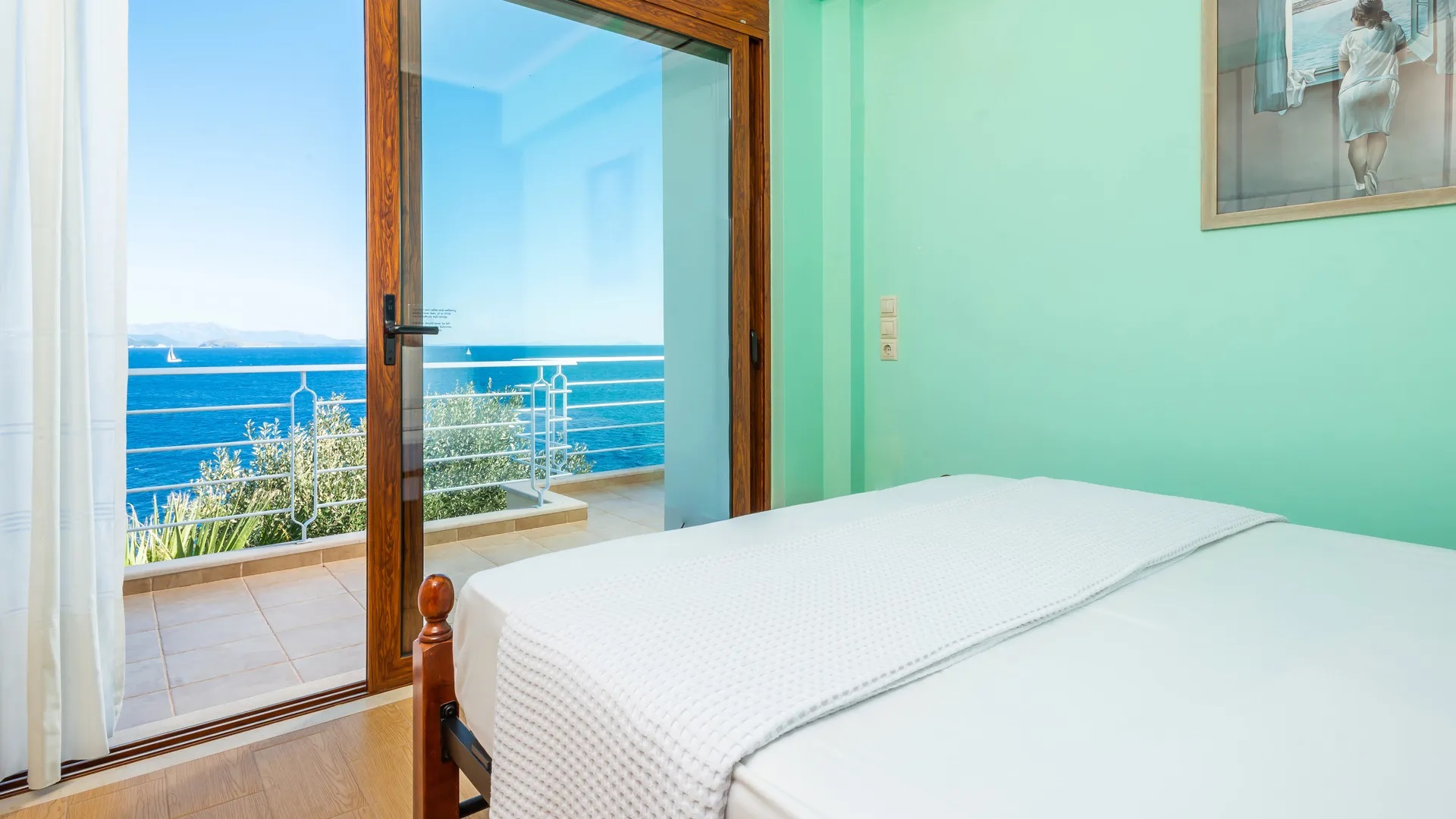 Iris VIllas Lefkada-Karavi vila druga spavaca soba.jpg