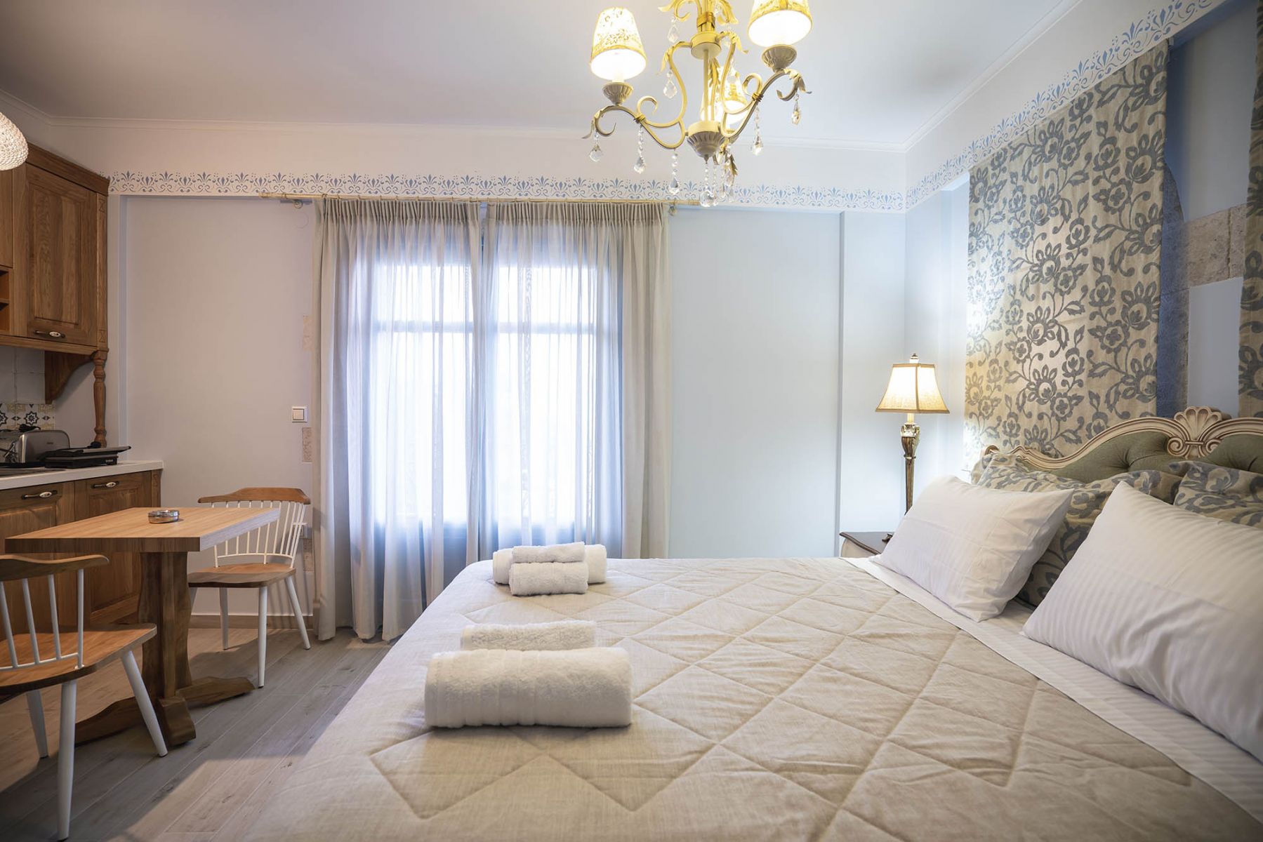 Elysium Living Parga-Deluxe soba sa balkonom.jpg