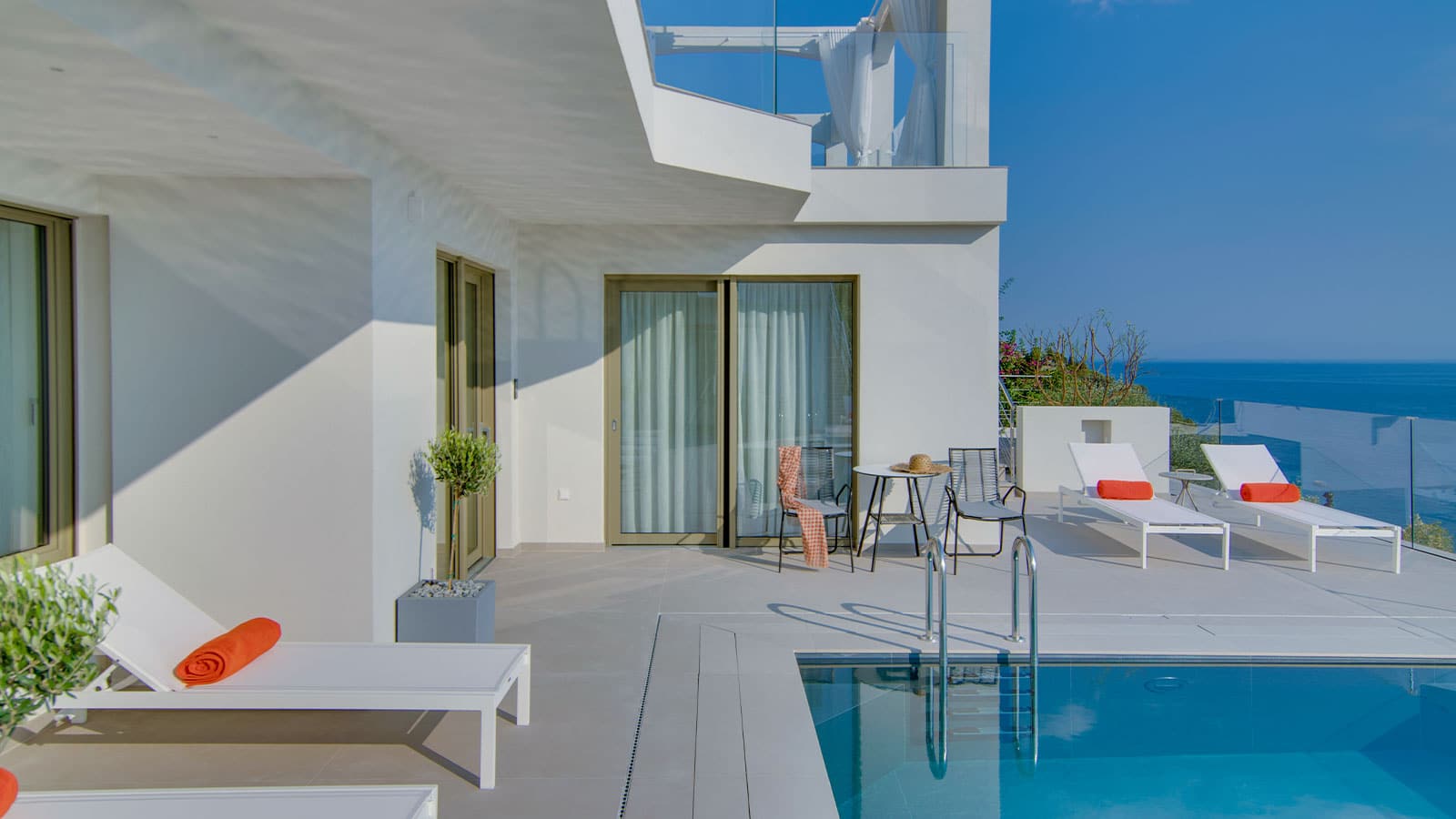 Livinghome Suites-Porodicni suite bazen.jpg