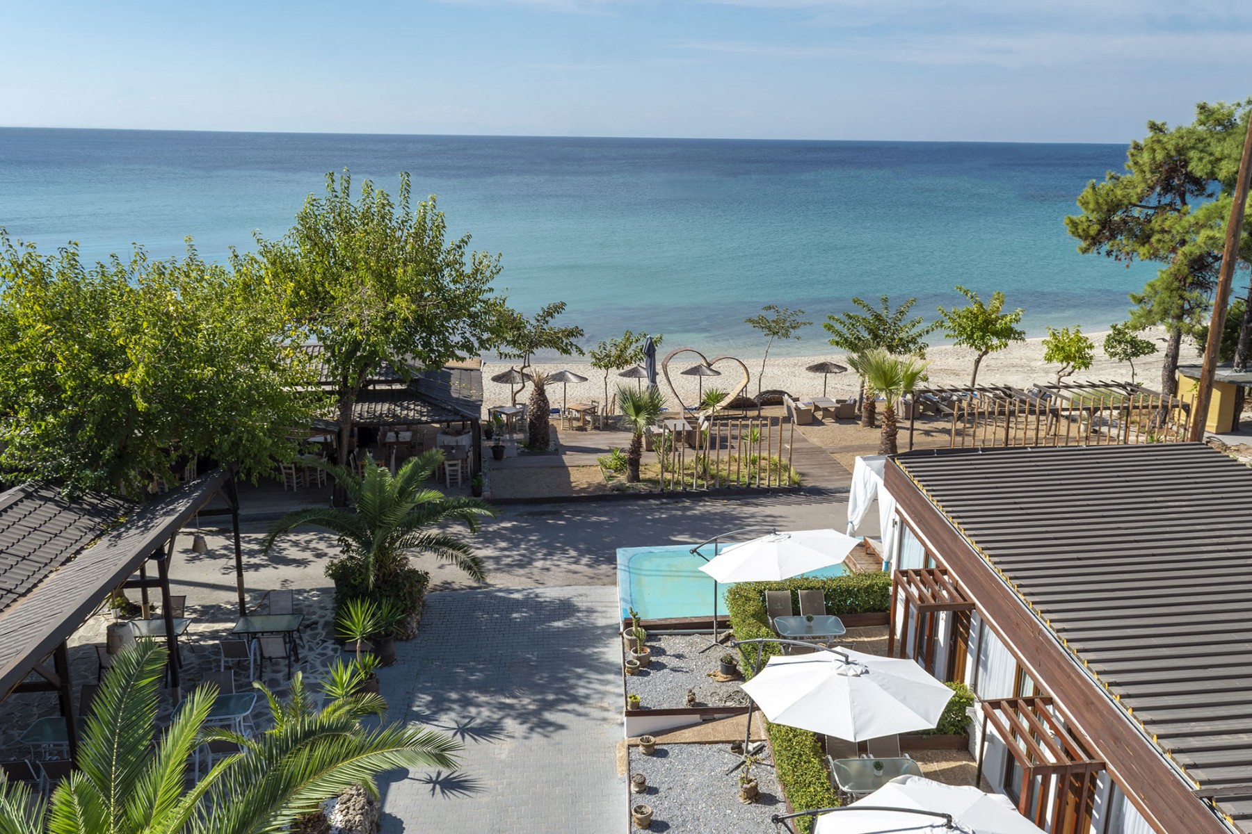 Beach hotel Kapahi plaža.jpg