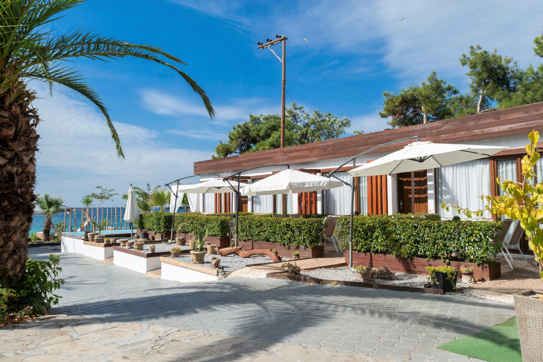 Beach hotel Kapahi spoljni izgled.jpg