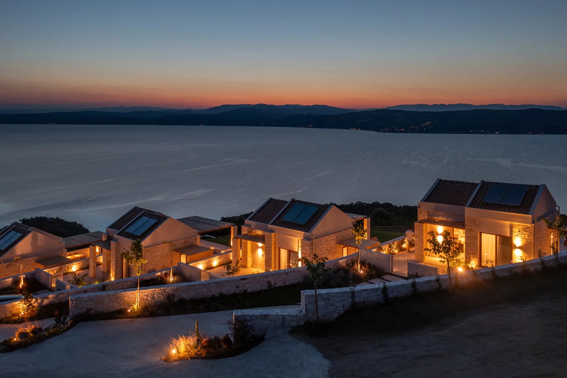 Sunrise VIllas Ammouliani-Izgled nocu.jpg