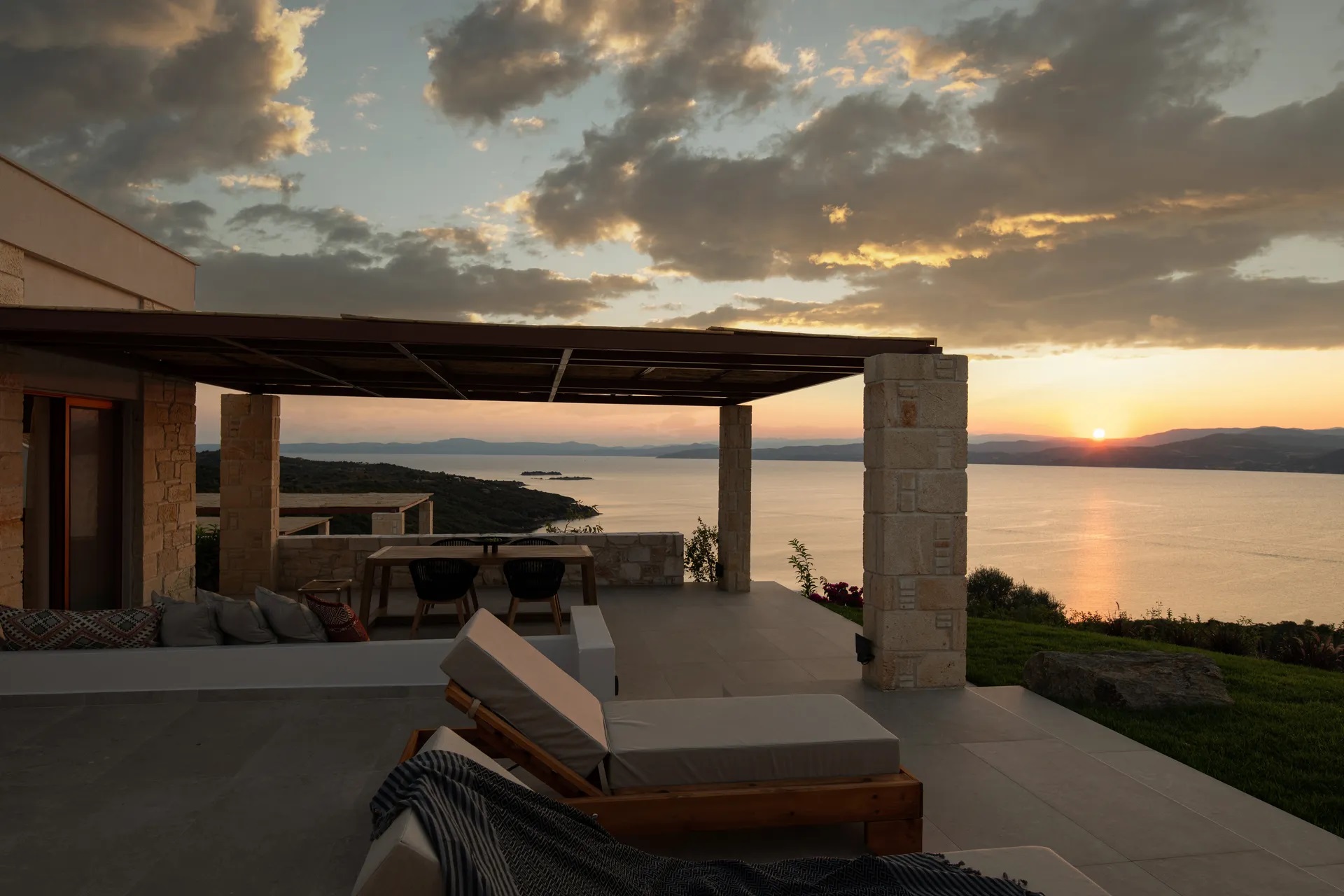 Sunrise VIllas Ammouliani-Zalazak sunca.jpg