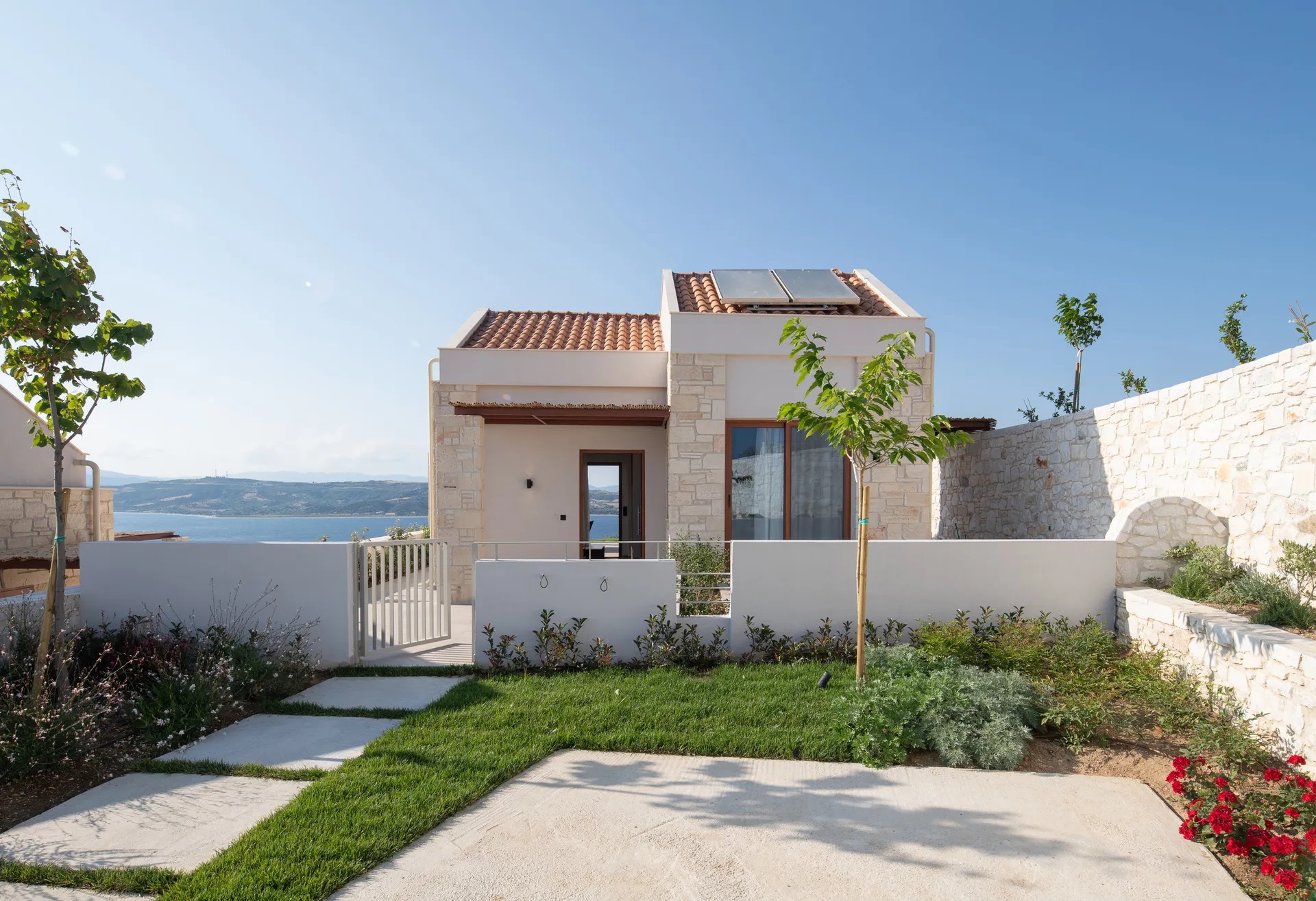 Sunrise Villas Ammouliani-Vila spolja.jpg