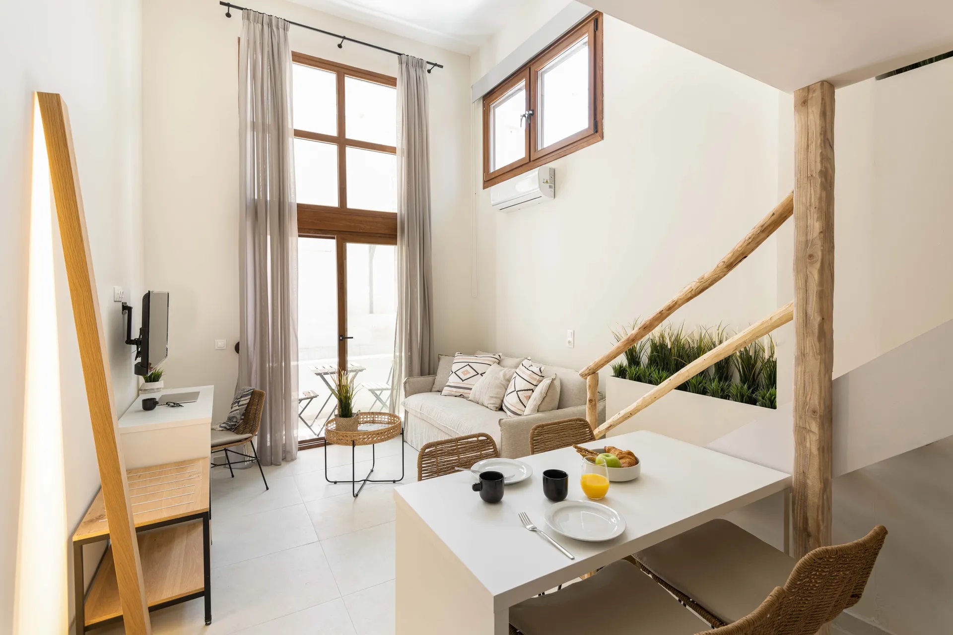Palm Suites-Deluxe loft suite.jpg