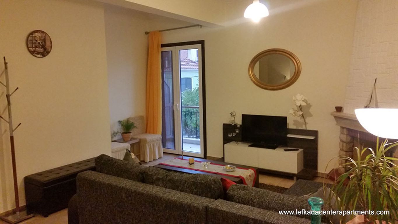 Lefkada Center Apartments-Luksuzni trosoban apartman dnevna soba.jpg
