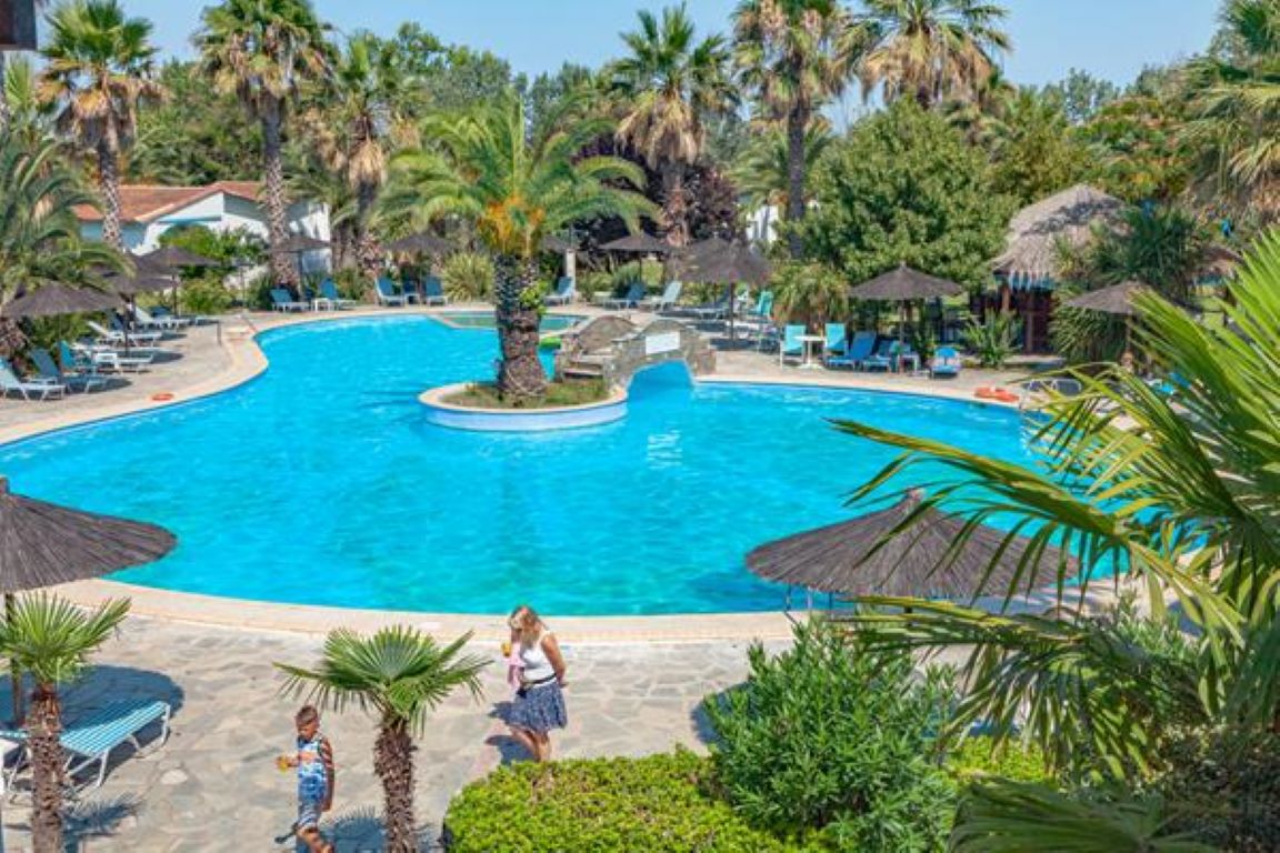 Tropical Hotel Fourka-Bazen.jpg