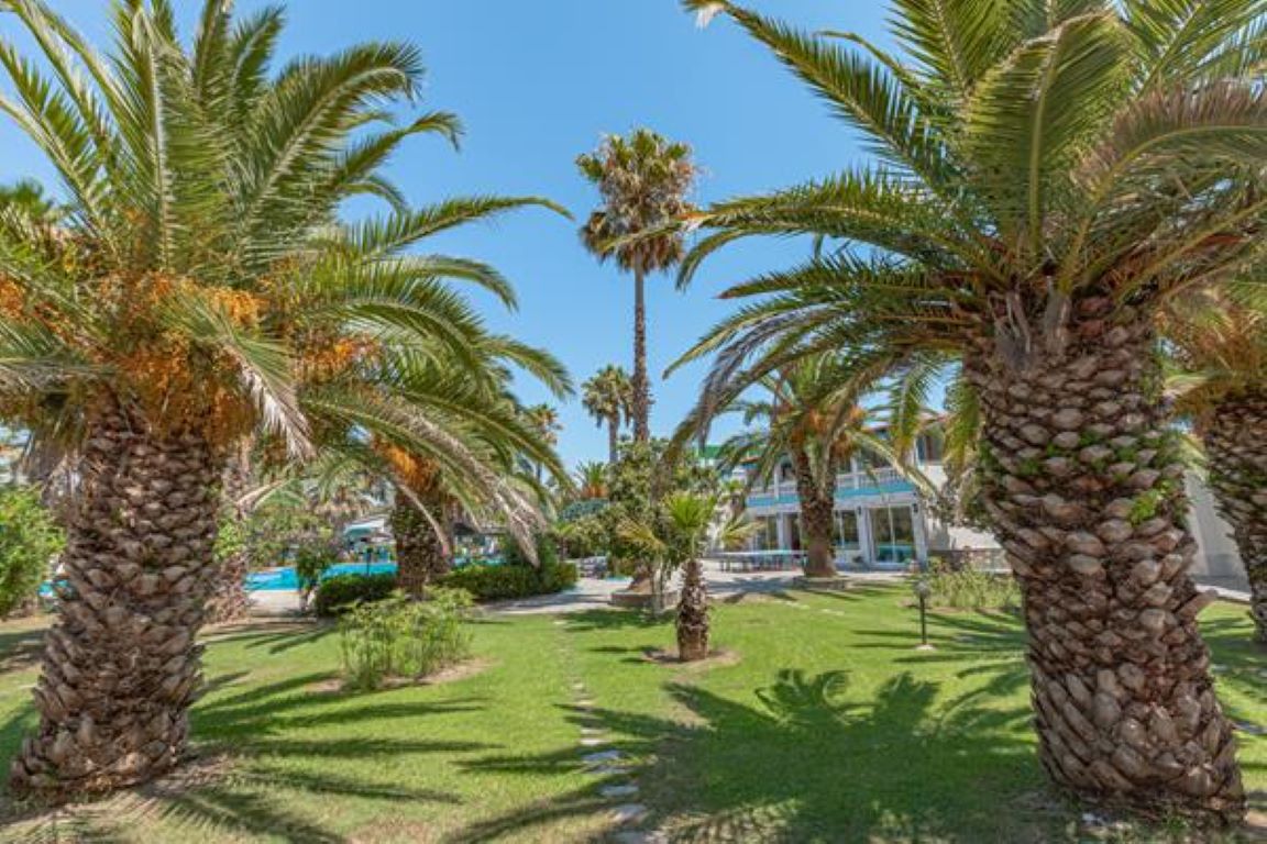 Tropical Hotel Fourka-Kompleks hotela.jpg