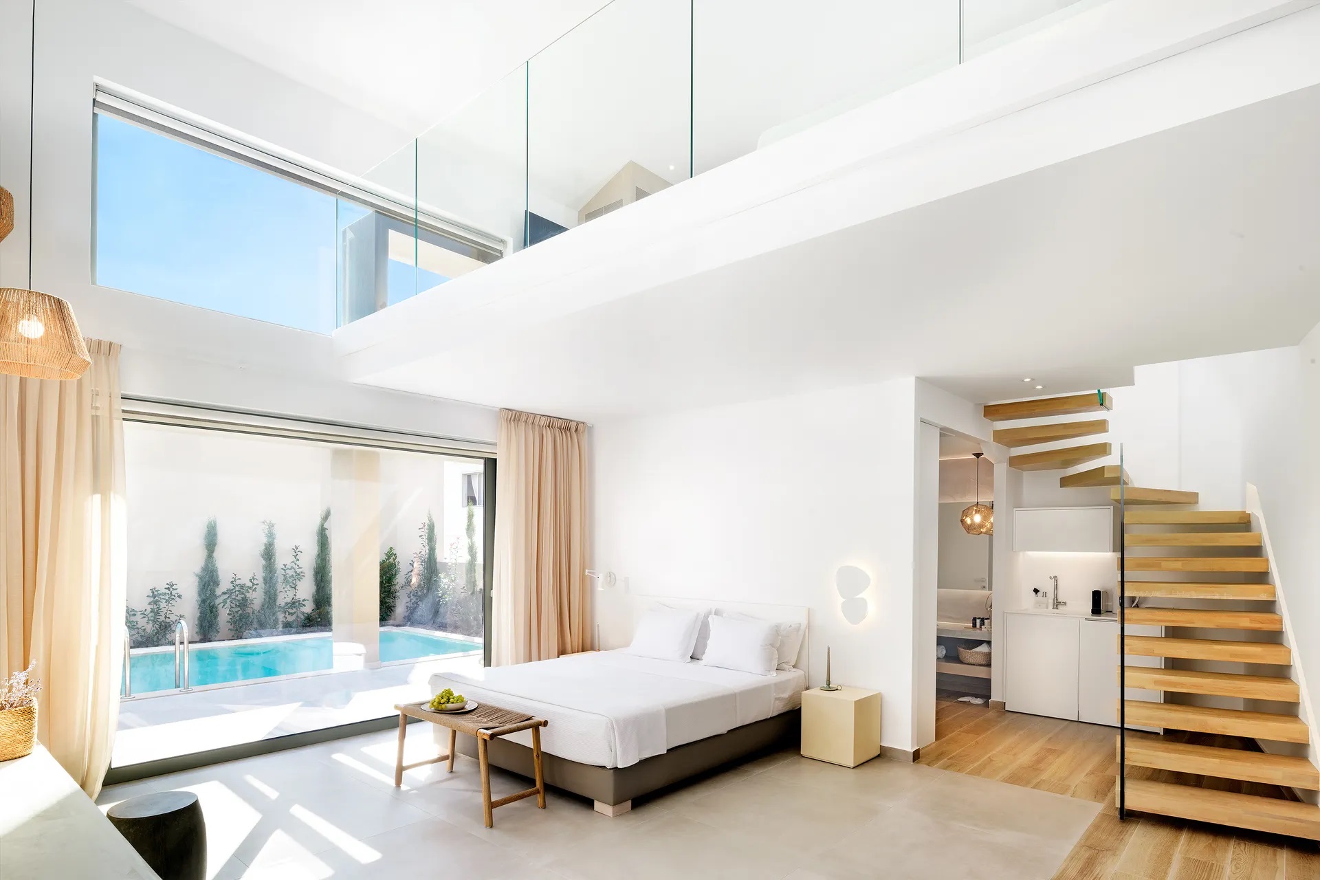 Cavo Delea Elegant Suites-Vila pogled basta privatni bazen.jpg
