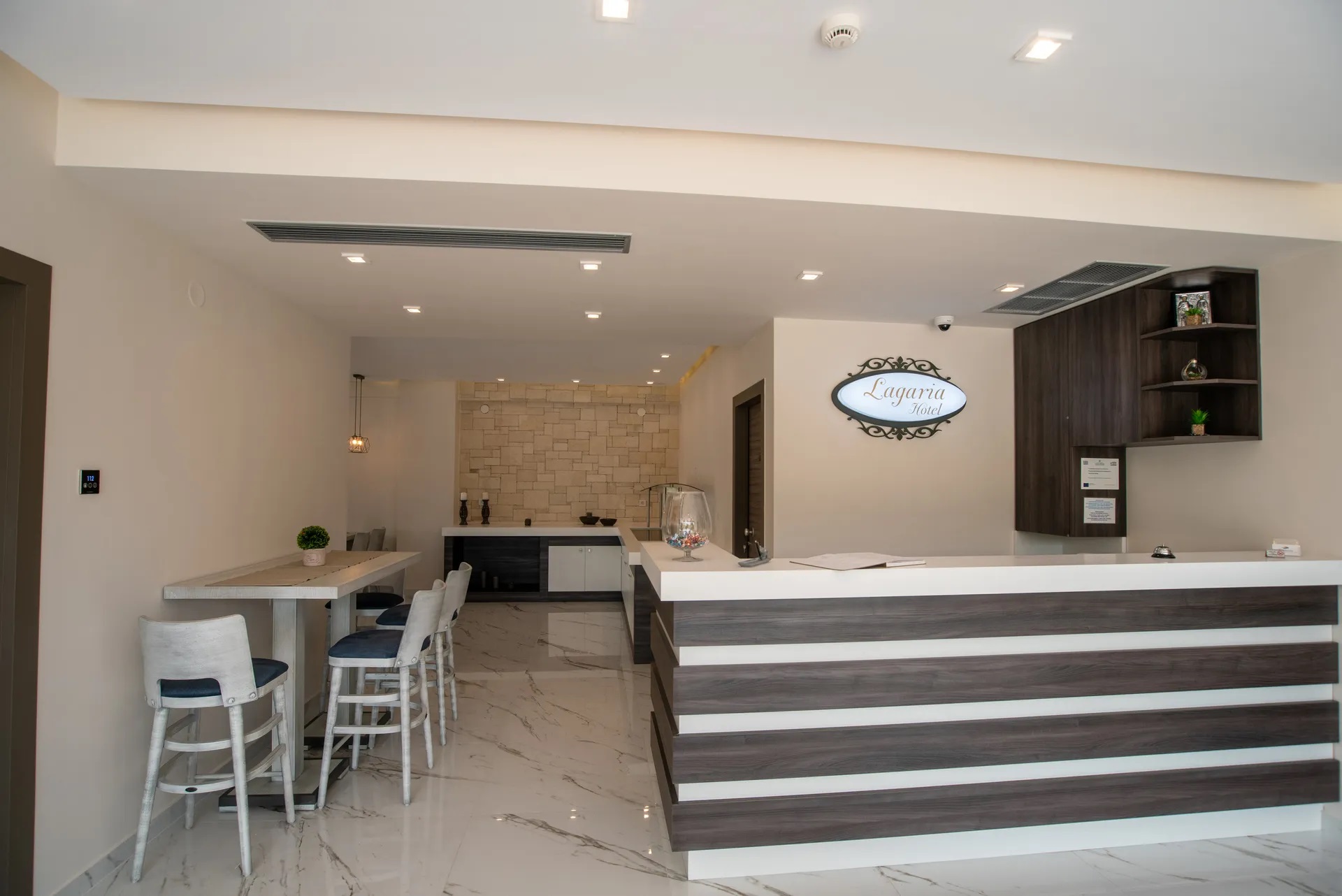 Lagaria Hotel II-Recepcija.jpg