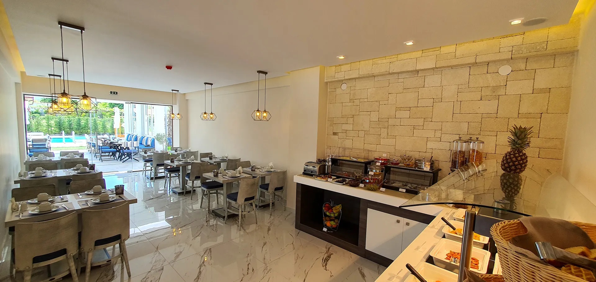 Lagaria Hotel II-Restoran.jpg