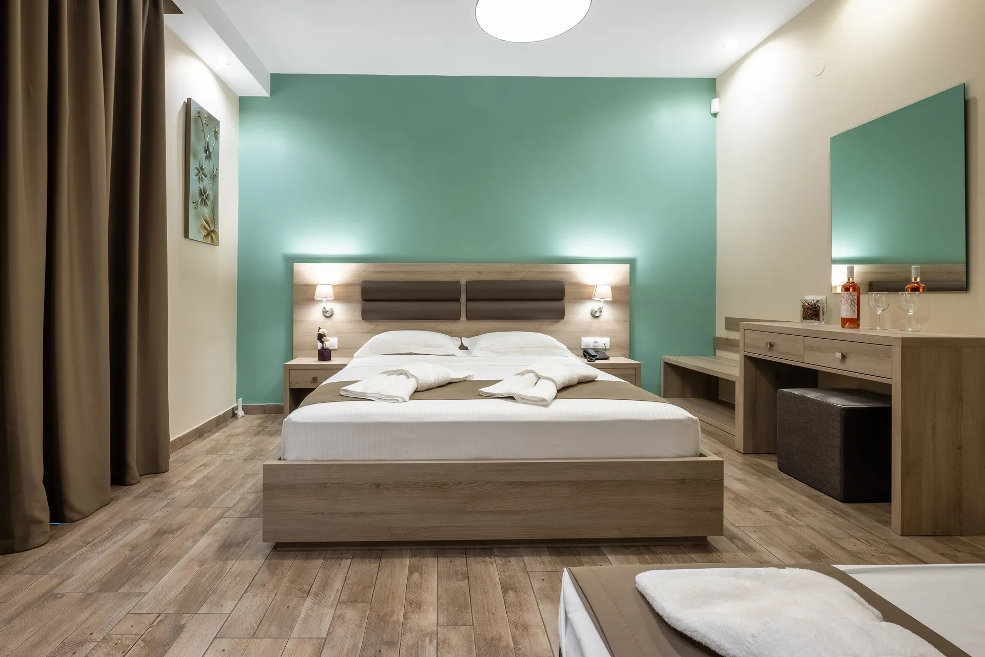 Lagaria Hotel II-Trokrevetna soba.jpg