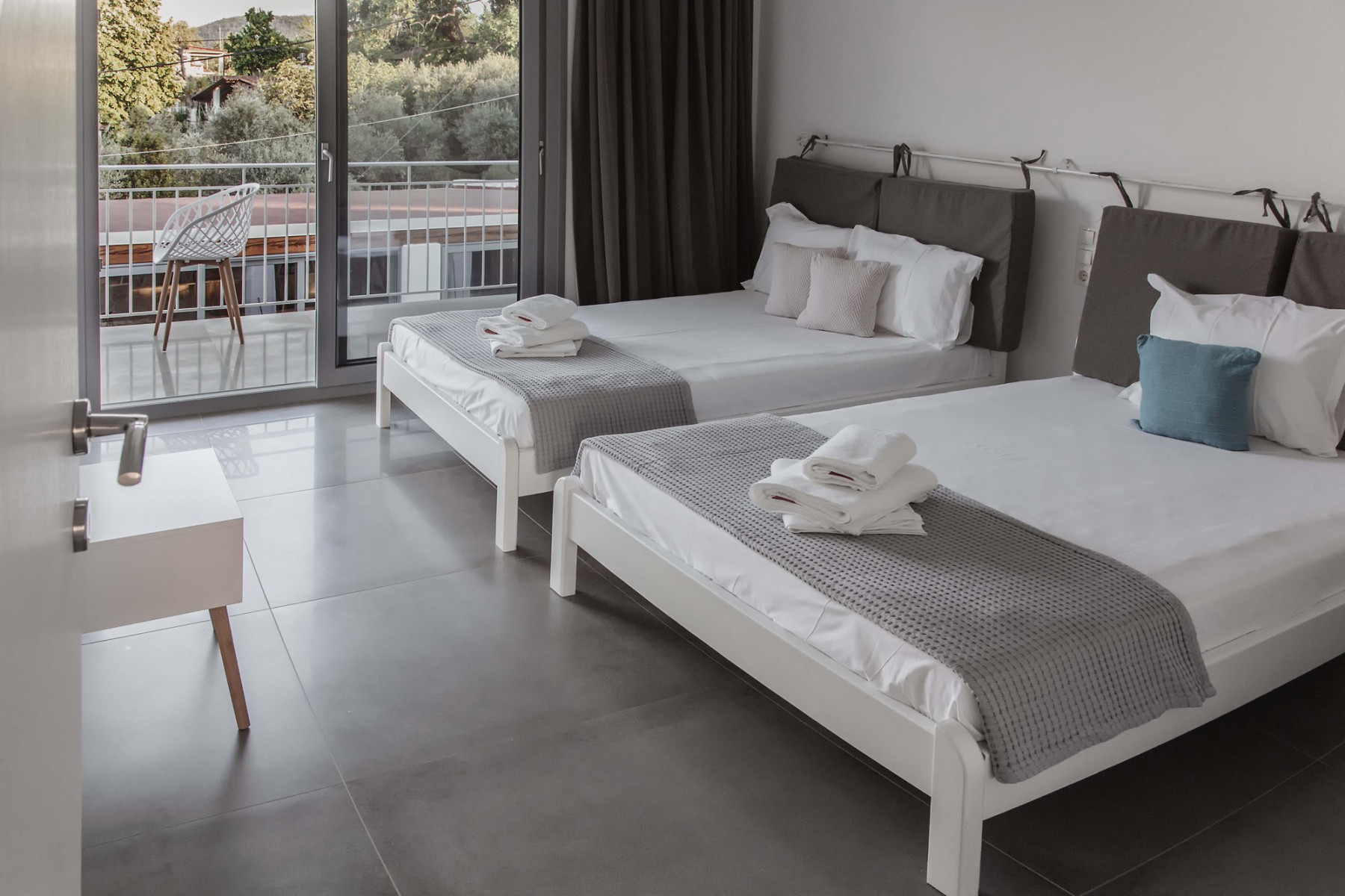 Agorastos Luxury Living-Deluxe porodicna soba.jpg
