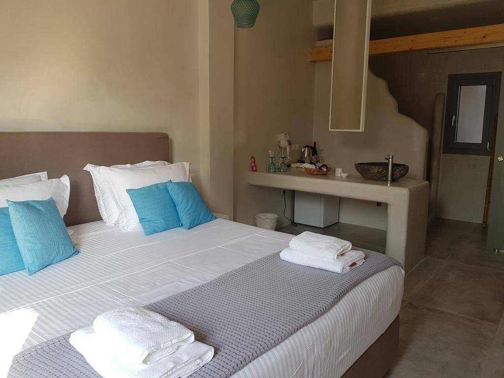 Agorastos Luxury Living-Deluxe soba.jpg