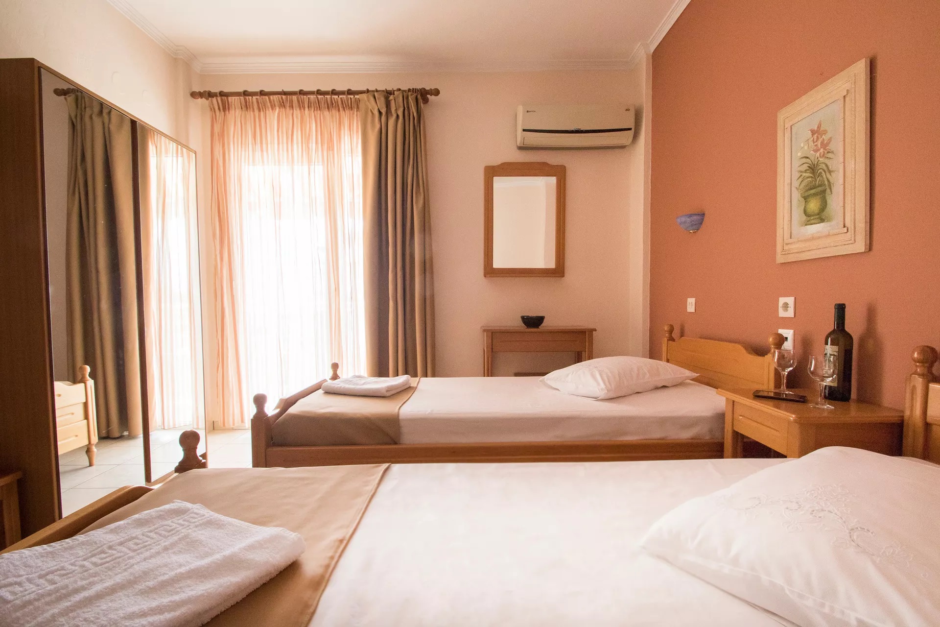 Atira Apart Hotel-Standardna soba.jpg